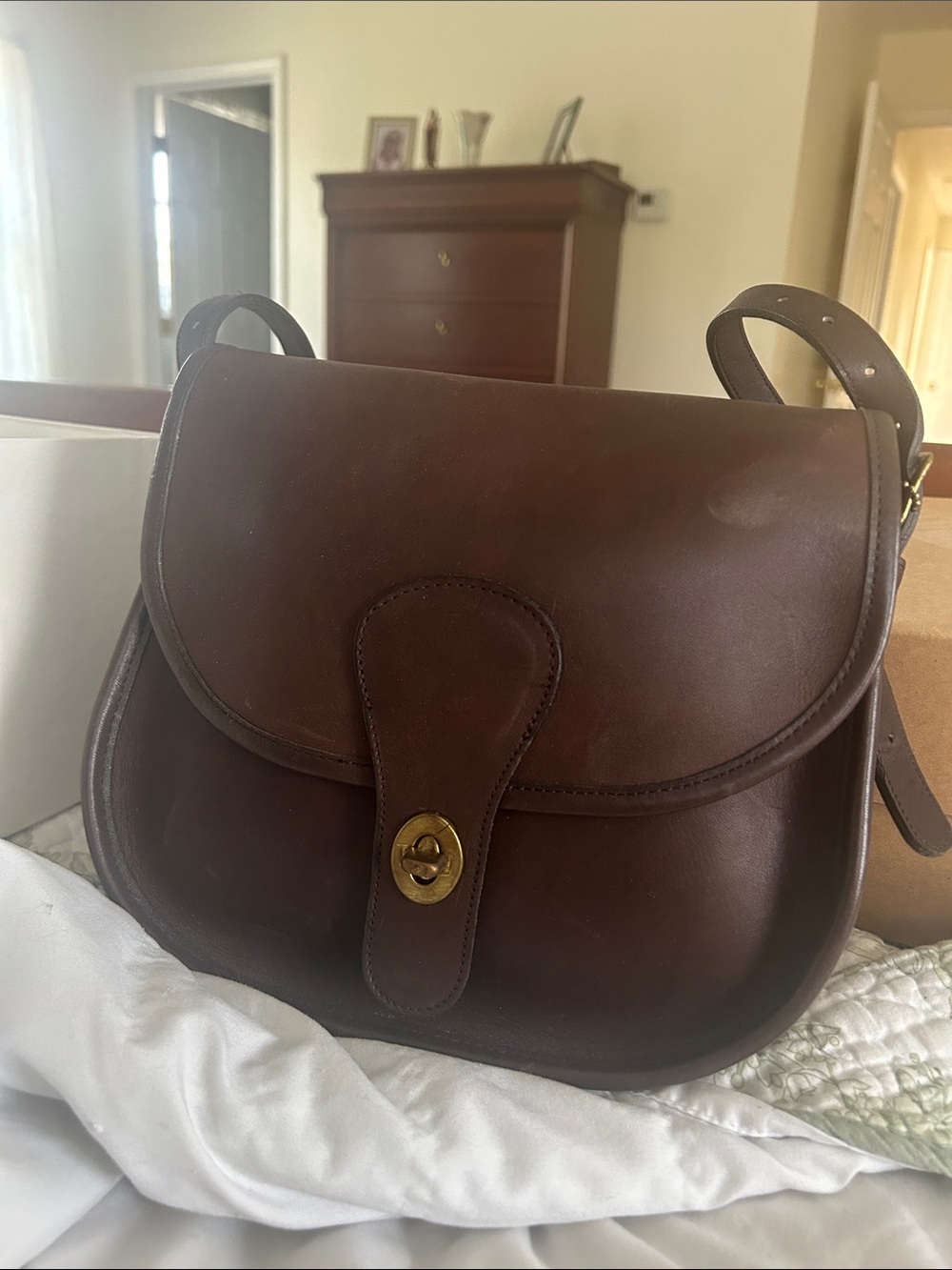 Coach Vintage classic Brown Leather Saddle Crossbody Bag - Timeless Design